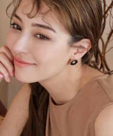 Tiaclasse 【金属アレルギー対応】ブラックフラワーピアス