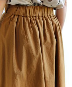 muuc 〈オーガニックコットン〉〈通年着られる〉フラワーノット刺繍 ウエスト後ろゴムあり 裏地あり ギャザースカート