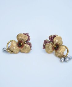 monshiro 【パール】ビオラ ピアス（レッド）