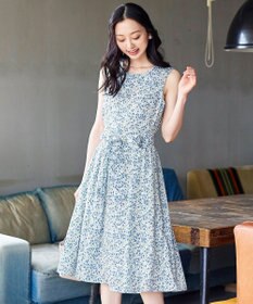 Tiaclasse 【洗える】大人華やかなノースリーブ花柄ワンピース