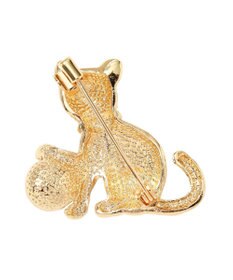 YECCA VECCA キャットパールブローチ