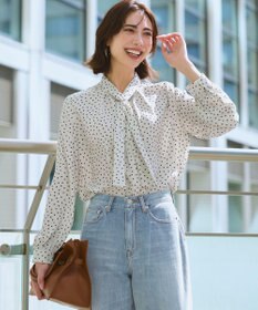 23区 ランダムドットプリント タックブラウス ベージュ系