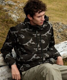 JOSEPH ABBOUD MOUNTAIN 【ストレッチ/軽量/撥水/ポケッタブル】エンボスカモフラージュ パーカー