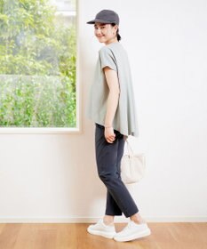 UNFILO 【シワになりにくい】BEAUTY FORM バックフレアTシャツ