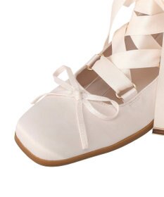 Maison de FLEUR レースアップサテンパンプス