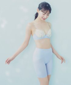 Wing 【マッチミーブラ】　ブラがわたしに合わせてくれる　バストの左右差や個々のバストの状態に柔軟に対応　ウイング／ワコール　KB2002