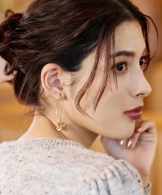 Tiaclasse 花弁ロングピアス