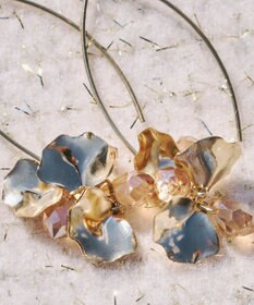 Tiaclasse 花弁ロングピアス