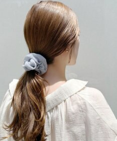 Phoebe メタルグリッターシュシュ　ライトグレー