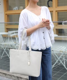 style code 【MERCURYDUO/マーキュリーデュオ】レニス　チャーム付きシンプルラージトートバッグ