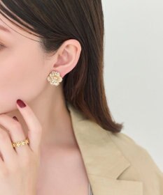 Phoebe フレグラントフラワーメタルイヤリング