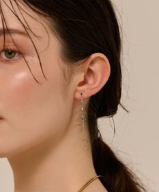 Phoebe 〈金属アレルギー対応〉グリッターエクレアロングピアス　シルバー/ニッケルフリー
