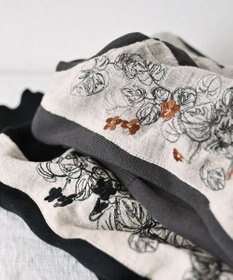 muuc 〈細番手の高級綿糸コットンコーマ糸〉〈洗練された繊維だけを残した滑らかな肌触り〉スミレ押し花刺繍のカーディガン