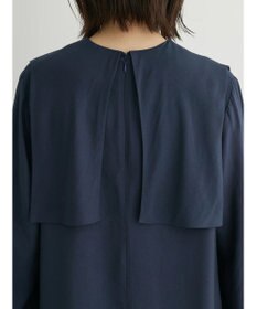 Green Parks Ｂ．レーヨン混スクエアカラーブラウス