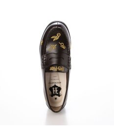 ing <ing>【ハリー・ポッターコラボレーション】刺繍モチーフローファー