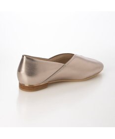 ing <ing>Vカットフラットシューズ