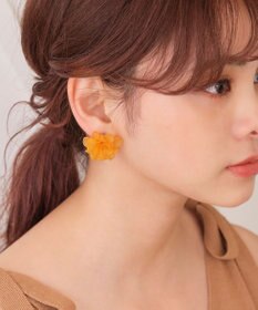 Phoebe マーガレットフラワーカラーピアス　イエロー