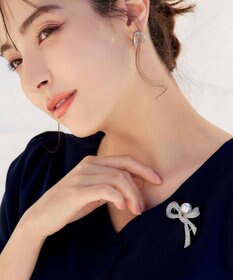 Tiaclasse リボンブローチ