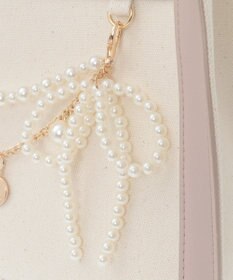 Maison de FLEUR チャーム付きスクエア2Wayバッグ