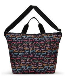 LeSportsac DELUXE EASY CARRY TOTE/NYCスクリプトブラック