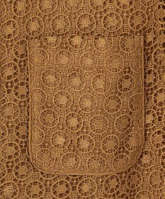 自由区 【ドラマ「明日はもっと いい日になる」着用】【洗える】ジオメトリックフラワーレースクロップド丈シャツ ブラウス