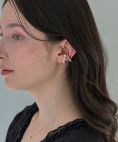 Phoebe 〈シリーズ累計販売10000点突破！〉≪雑誌掲載商品≫ドレッシングパールイヤーカフ　ゴールド