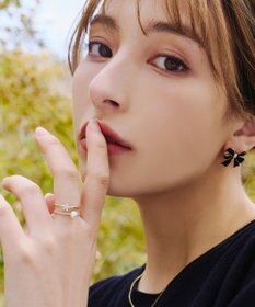 Tiaclasse フラワー＋パールダブルリング