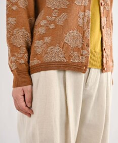 muuc 〈高品質スーパー120S極細ウールニット〉フラワージャカードのミドルゲージカーディガン