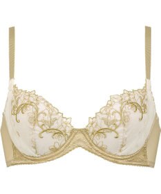 Wing 【エアリーソフトブラ】　ふんわりエアリーな着用感　脇から背中すっきり　ウイング／ワコール　KB2202