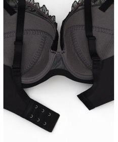 une nana cool 小さく見せるブラ ミニマイザーブラ レース