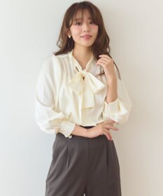 Feroux 【洗える】サテン ボウタイブラウス
