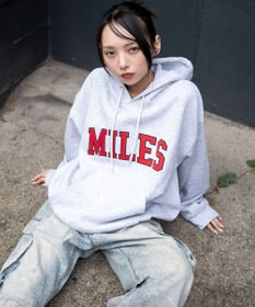 WEGO 【ユニセックス着用ITEM/SMLサイズ展開】グラフィックロゴプルパーカー