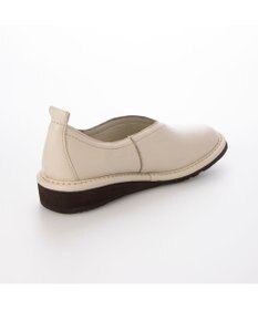 ing <ing>【サスティナブル】深めカットフラットシューズ