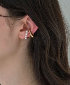 Phoebe 〈シリーズ累計販売10000点突破！〉≪雑誌掲載商品≫ドレッシングパールイヤーカフ　ゴールド