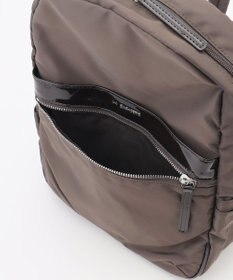 LA BAGAGERIE エナメルアクセントリュックサック