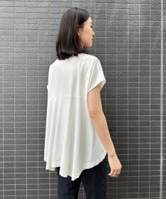 UNFILO 【シワになりにくい】BEAUTY FORM バックフレアTシャツ