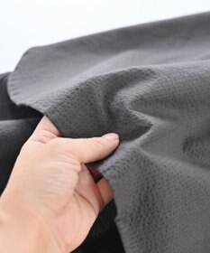 muuc 〈心地よいコットン・シアサッカー生地〉筆記帳刺繍ノーカラー左肩開きブラウス