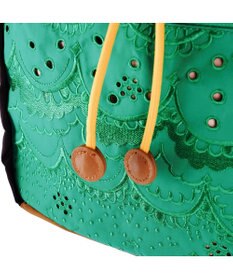 tsumori chisato CARRY スカラップレース ショルダーバッグ 【おしゃれな刺繍＆スポーティーな雰囲気をミックス】