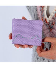 tsumori chisato CARRY エンボスメッシュ 2つ折り財布 スリムタイプ 猫ステッチ