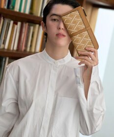 MIYABIYA LAQUOHクロス柄ジャガード財布