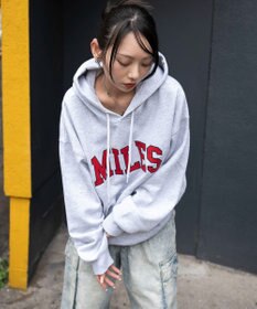 WEGO 【ユニセックス着用ITEM/SMLサイズ展開】グラフィックロゴプルパーカー