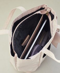 Maison de FLEUR リボンチャーム付きマルチポケットトートバッグ