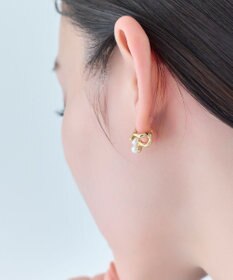 Phoebe 【痛くないシリーズ/金属アレルギー対応】ダブルデコレイトパールライトフィットイヤリング　ゴールド