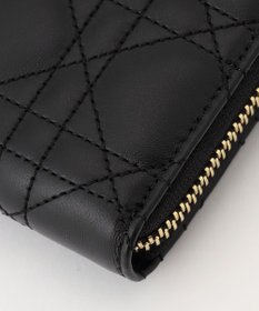 LA BAGAGERIE シープキルティング　ラウンドウォレット