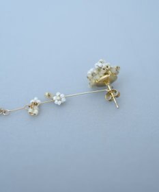 monshiro カモミールフラワーピアス