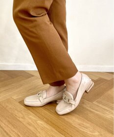 Bridget Birkin 【Bridget Birkin】パールヒールビジューバックルローファー