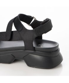 ing <ing>ボリュームソールスポーツサンダル