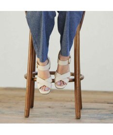 ing <ing>【WEB限定】【3E】ストラップクロスサンダル