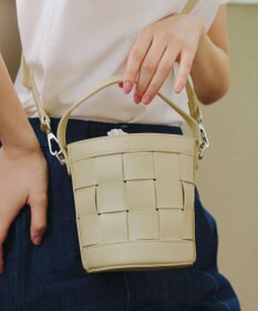 Tiaclasse  【ストラップ付き】編みこみミニバゲットバッグ