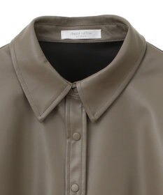 Green Parks ショート丈フェイクレザーシャツ